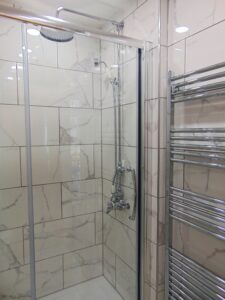 Loaf cottage bathroom shower